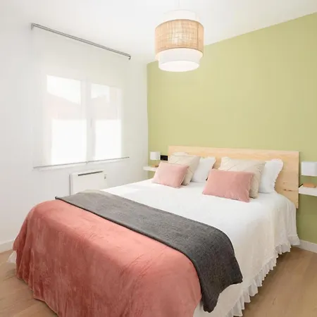 Ana Maria Tranquilo, Ideal Familias Gijón Extérieur photo